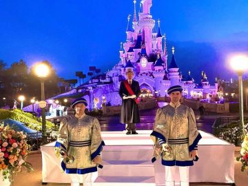 Un mariage de conte de fées chez Disneyland Paris avec nos artistes
Nos musiciens sont intervenus pour ajouter une touche de magie à ce jour exceptionnel...